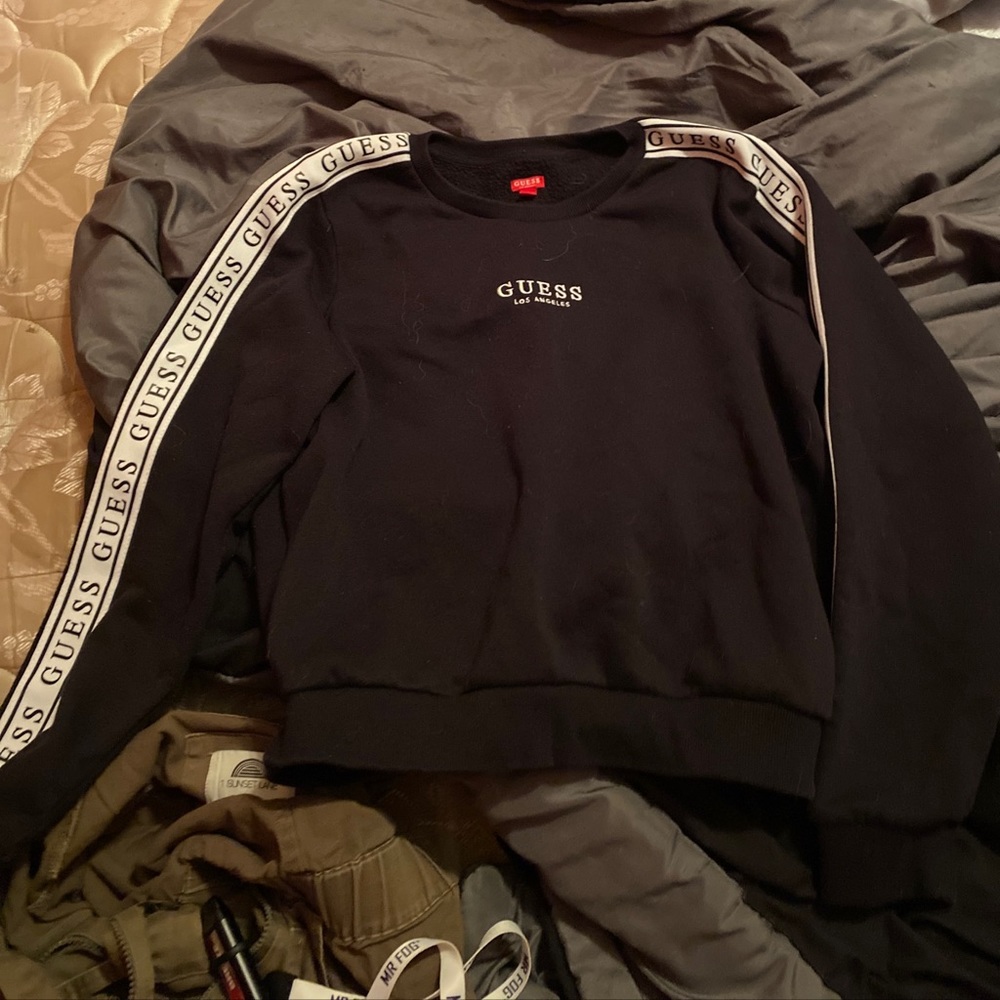 crew neck